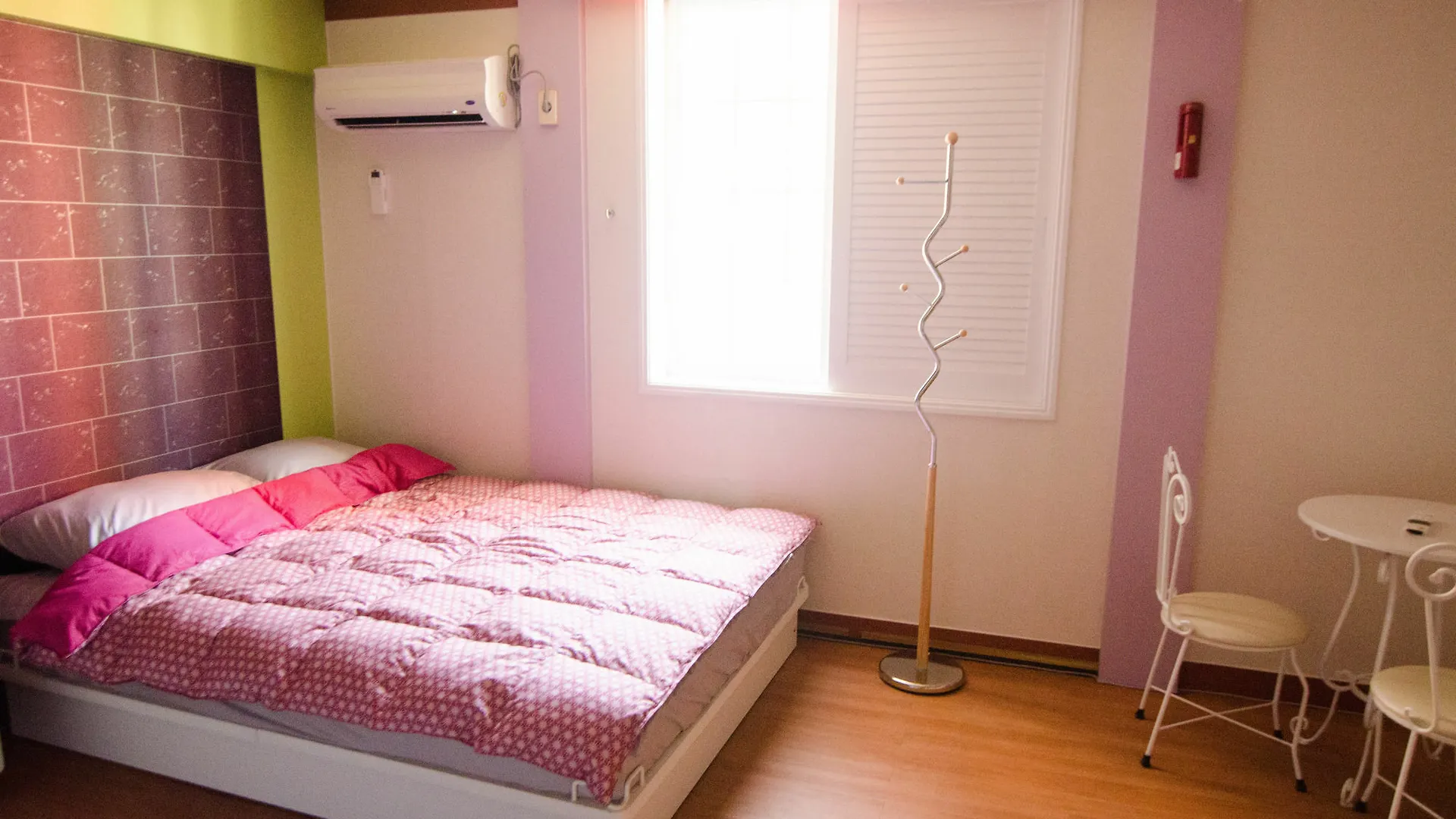Kimchee Busan Guesthouse Hostel Отель