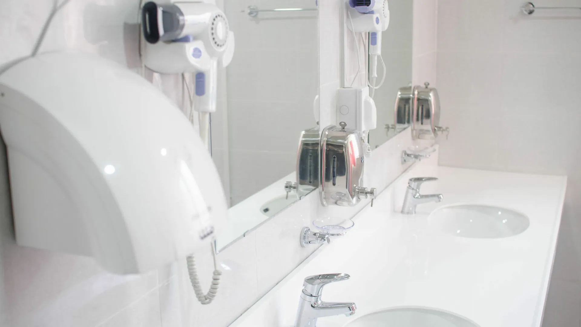 Kimchee Busan Guesthouse Hostel Отель