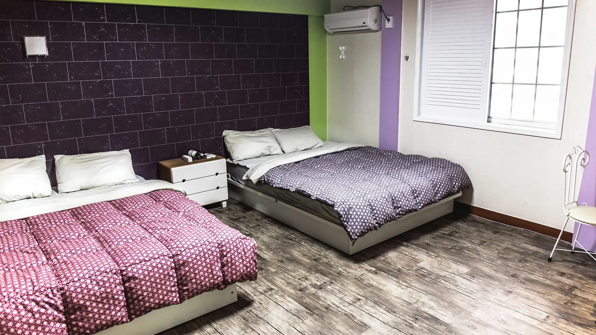Kimchee Busan Guesthouse Hostel 2*,  Южная Корея